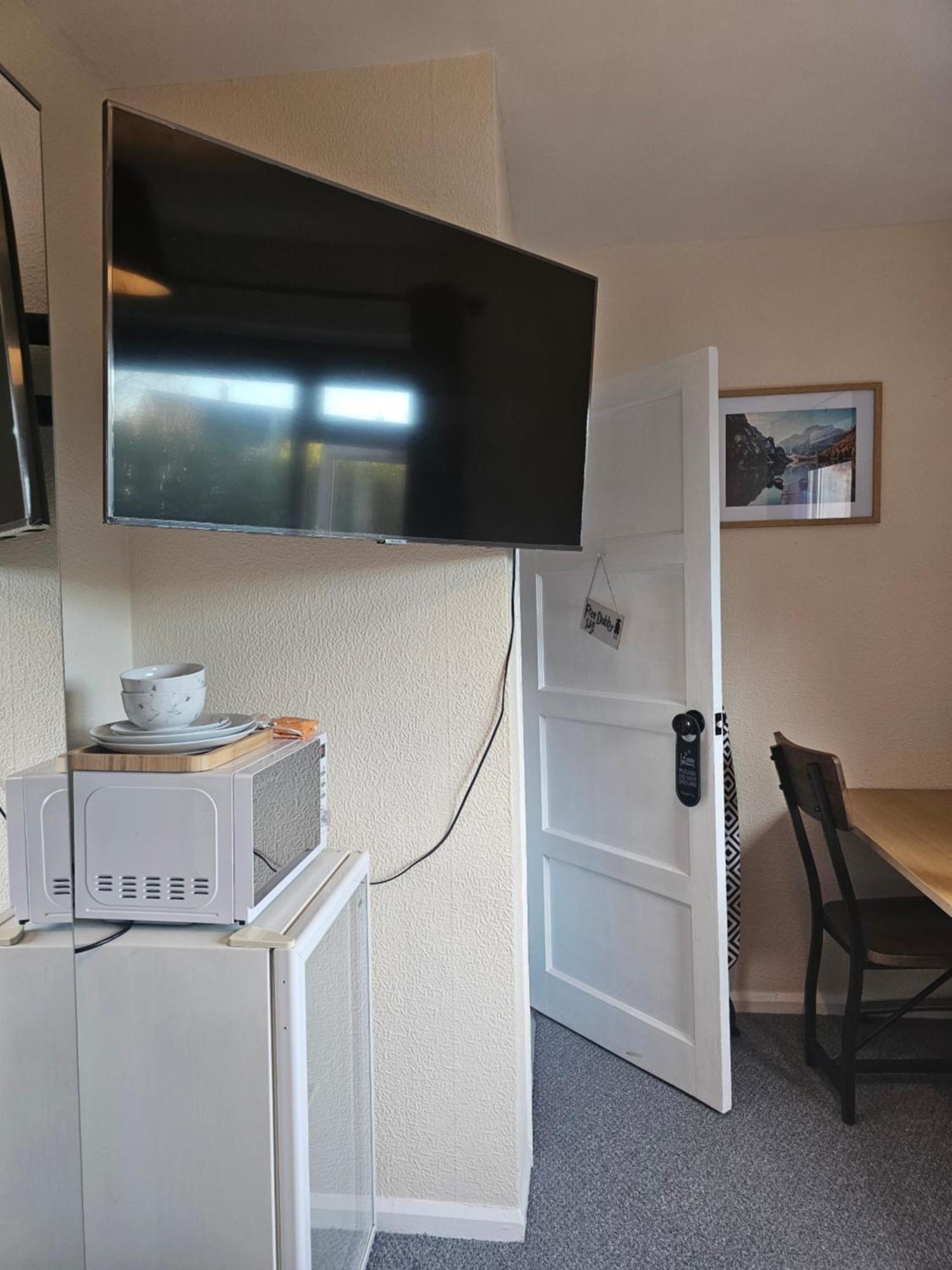 Double Bedroom Located Close To Manchester Airport Wythenshawe Esterno foto