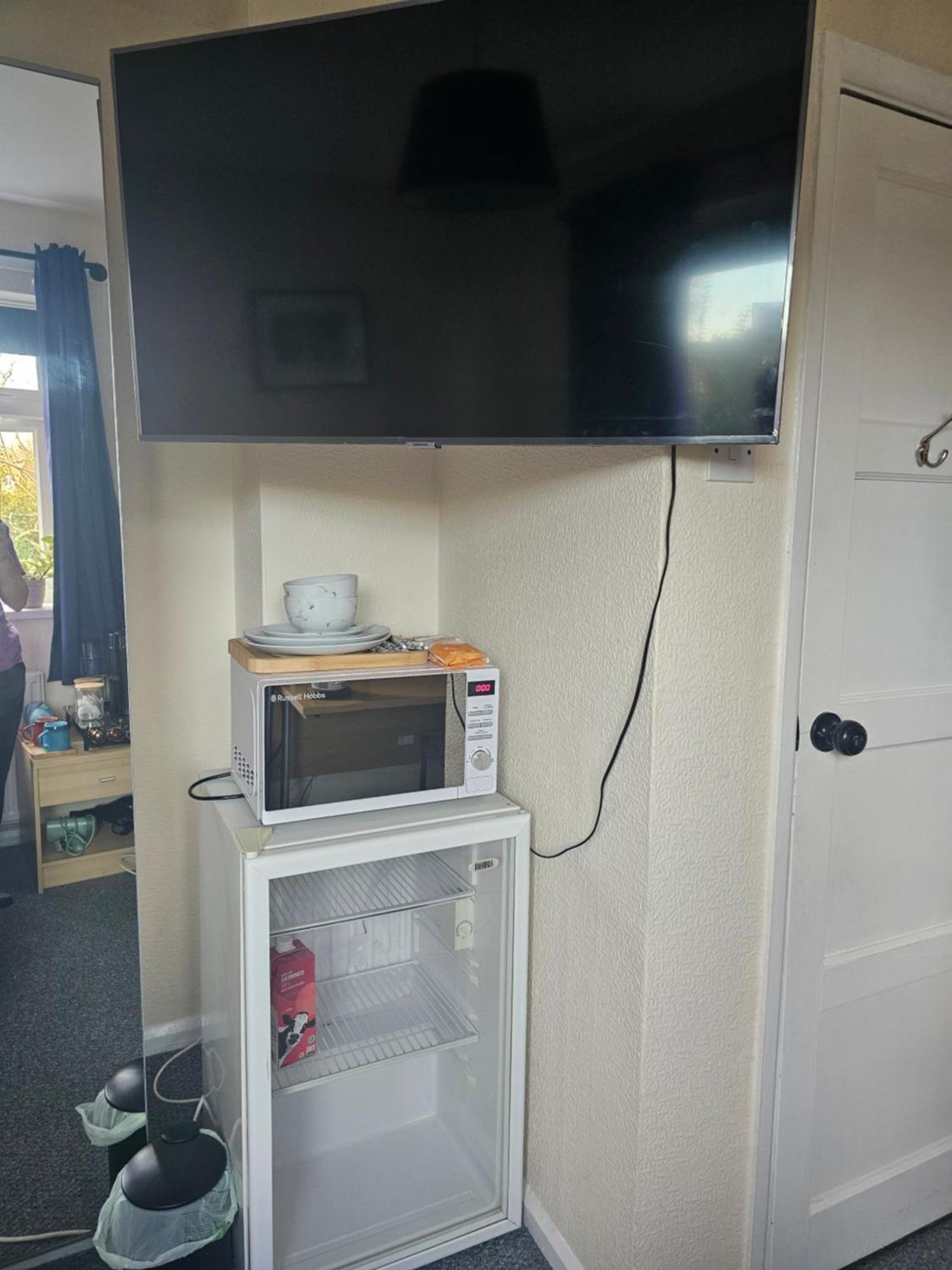Double Bedroom Located Close To Manchester Airport Wythenshawe Esterno foto